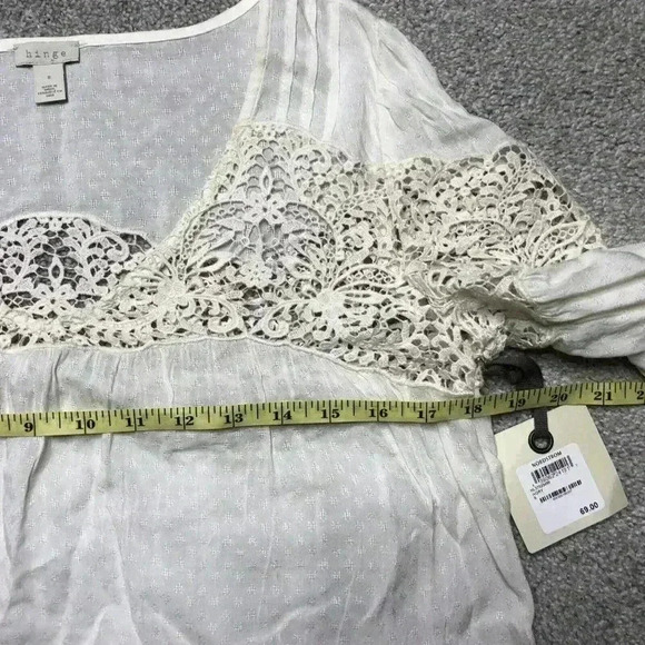 Hinge Lace Blouse - Picture 2 of 11